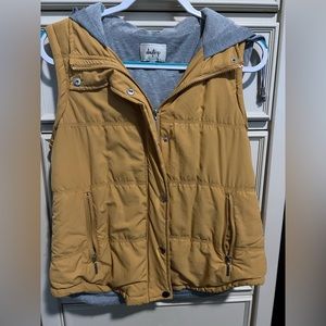 Daytrip mustard yellow hooded puffer vest Sz Lg